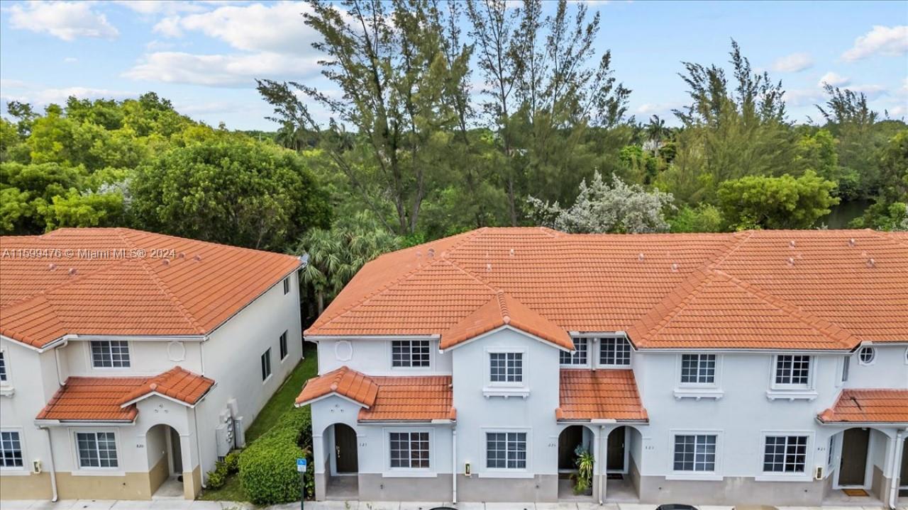 CLEAN AND WELL MAINTAINED HOME PRICED TO SELL FAST!! This newer build townhome is move in ready!! Being sold AS-IS!! Community pool & secure gated access. Minutes from highways, shopping & entertainment. This is the ideal place to live or invest. Best deal in the area!