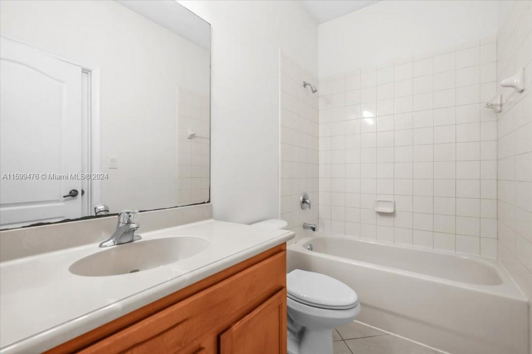 MAJORCA ISLES II CONDO - Residential