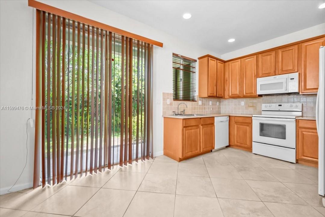 MAJORCA ISLES II CONDO - Residential