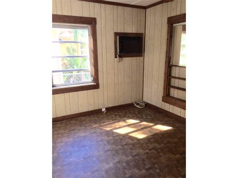 HALLANDALE PARK NO 2 6-8 - Residential