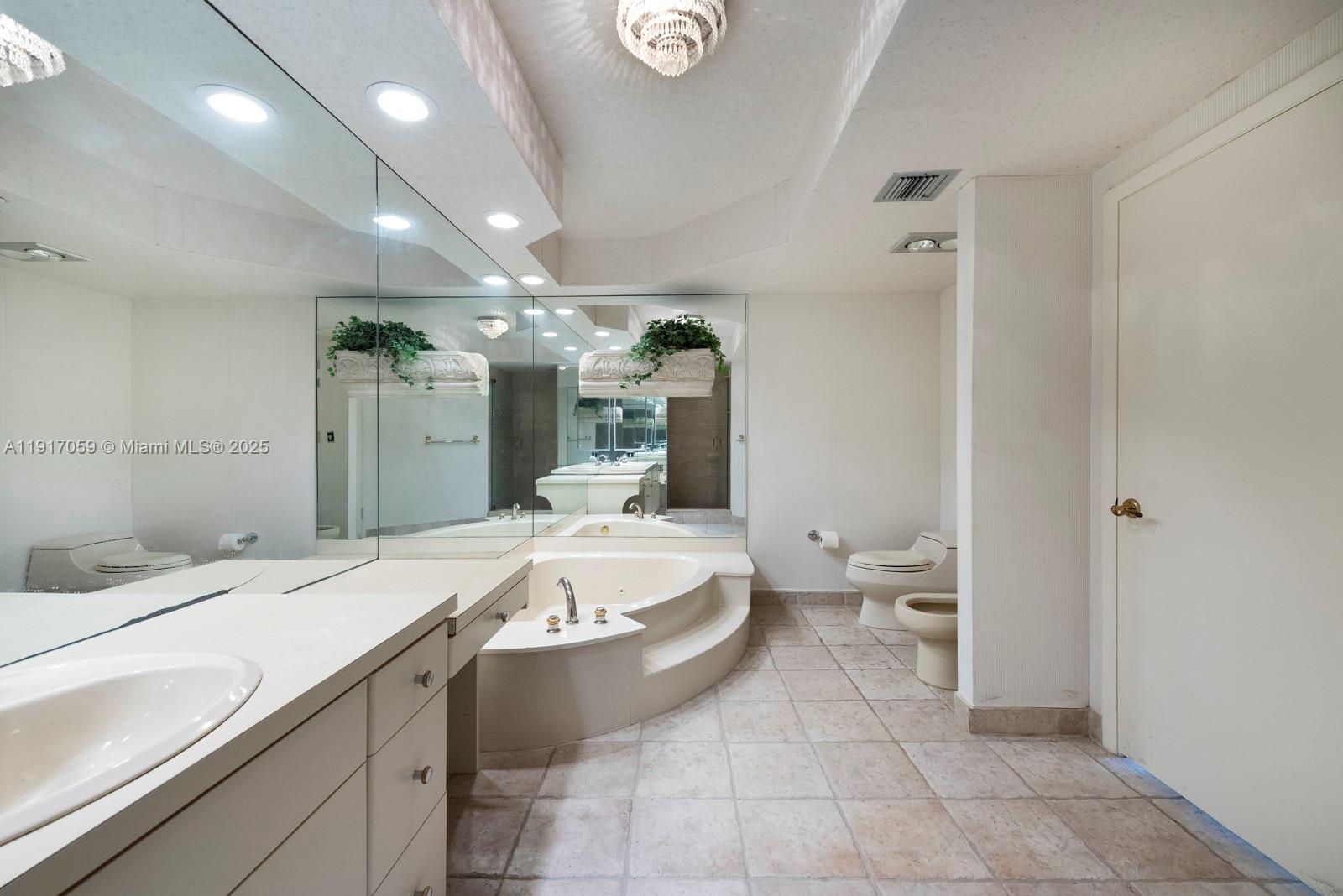 HAMPTONS WEST - Residential