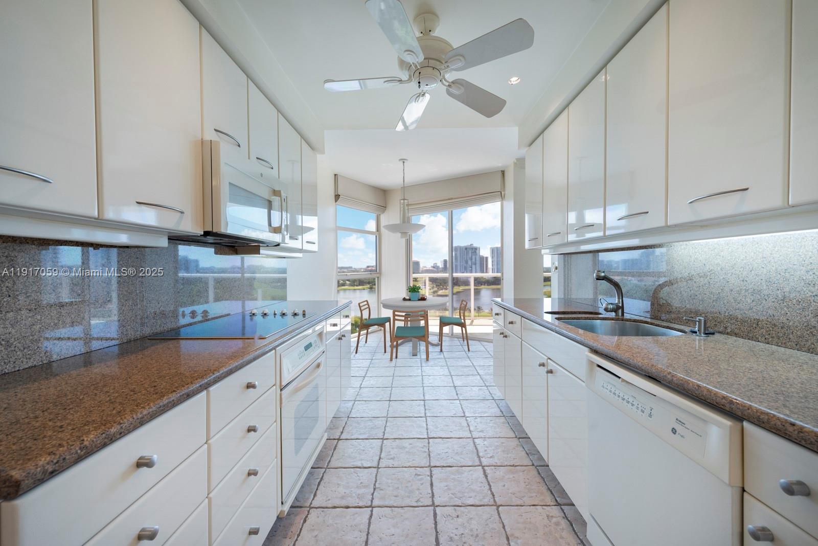 HAMPTONS WEST - Residential