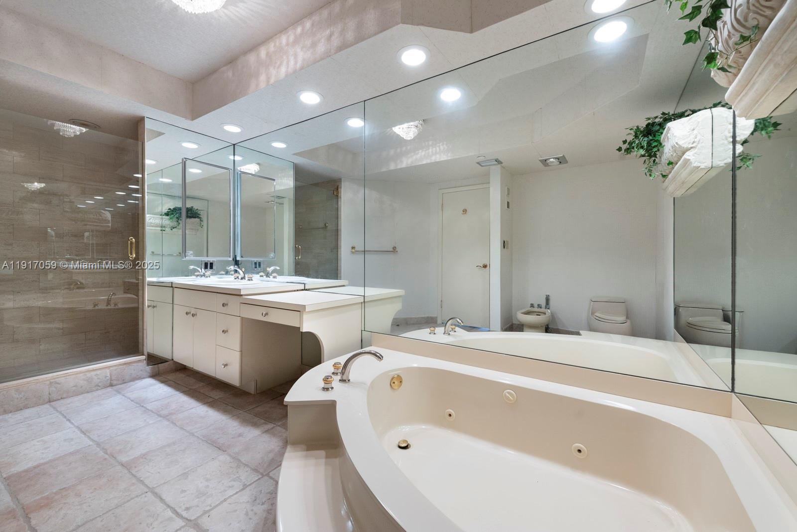 HAMPTONS WEST - Residential