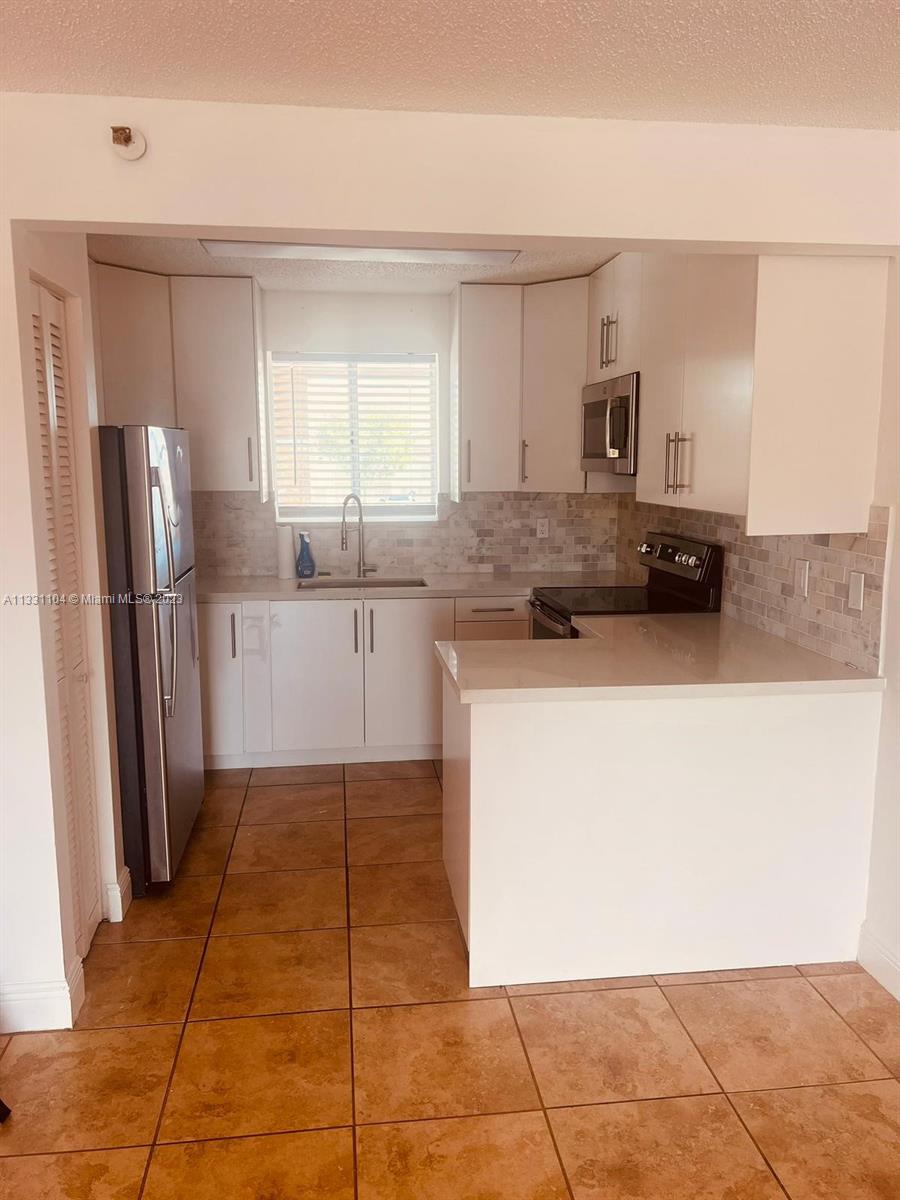 VILLA VERANDA CONDO - Residential Lease