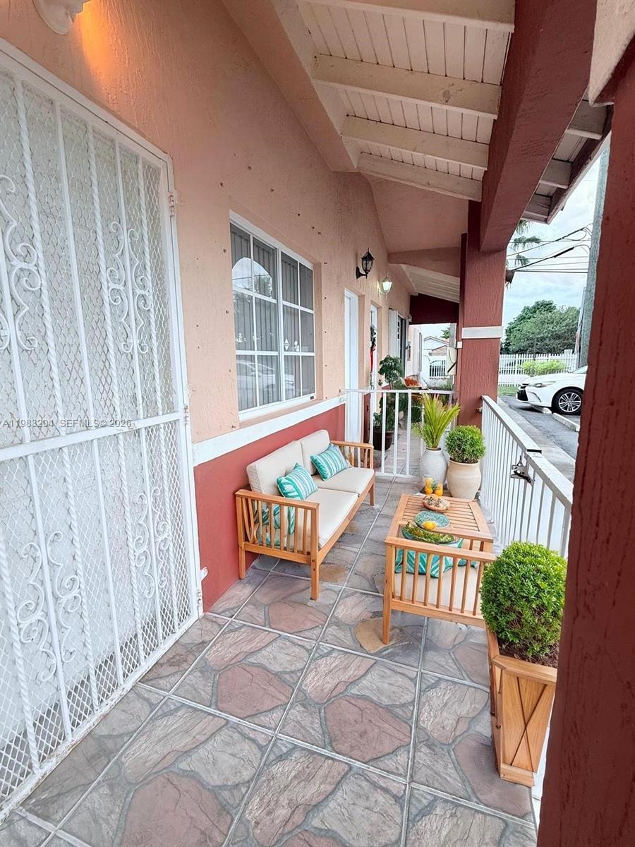 EL PRADO XVI CONDO - Residential