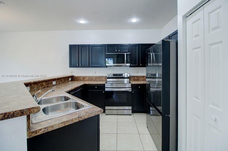 SILVER PALM EAST SEC THRE - Residential Lease
