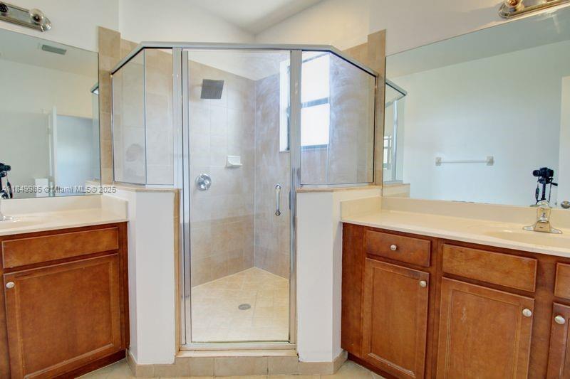 SILVER PALM EAST SEC THRE - Residential Lease