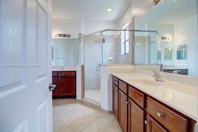 SILVER PALM EAST SEC THRE - Residential Lease