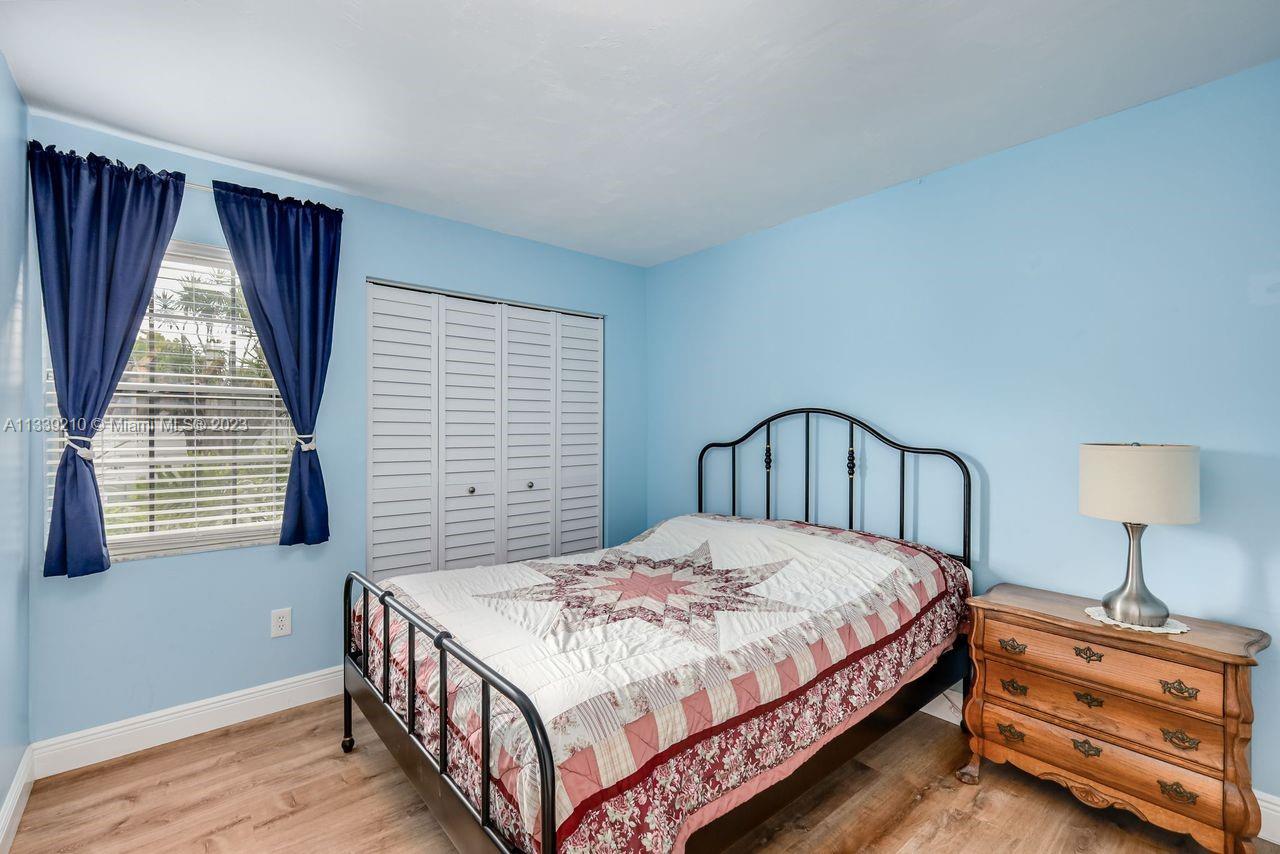 ROYAL GLEN - Residential