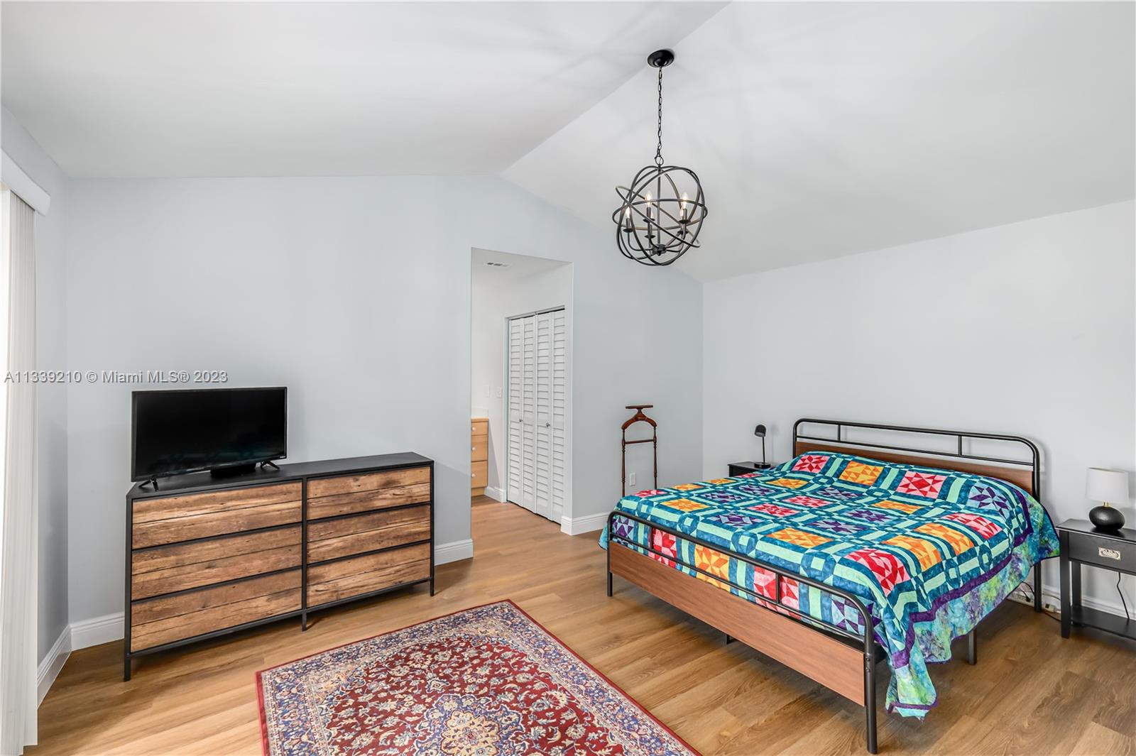 ROYAL GLEN - Residential