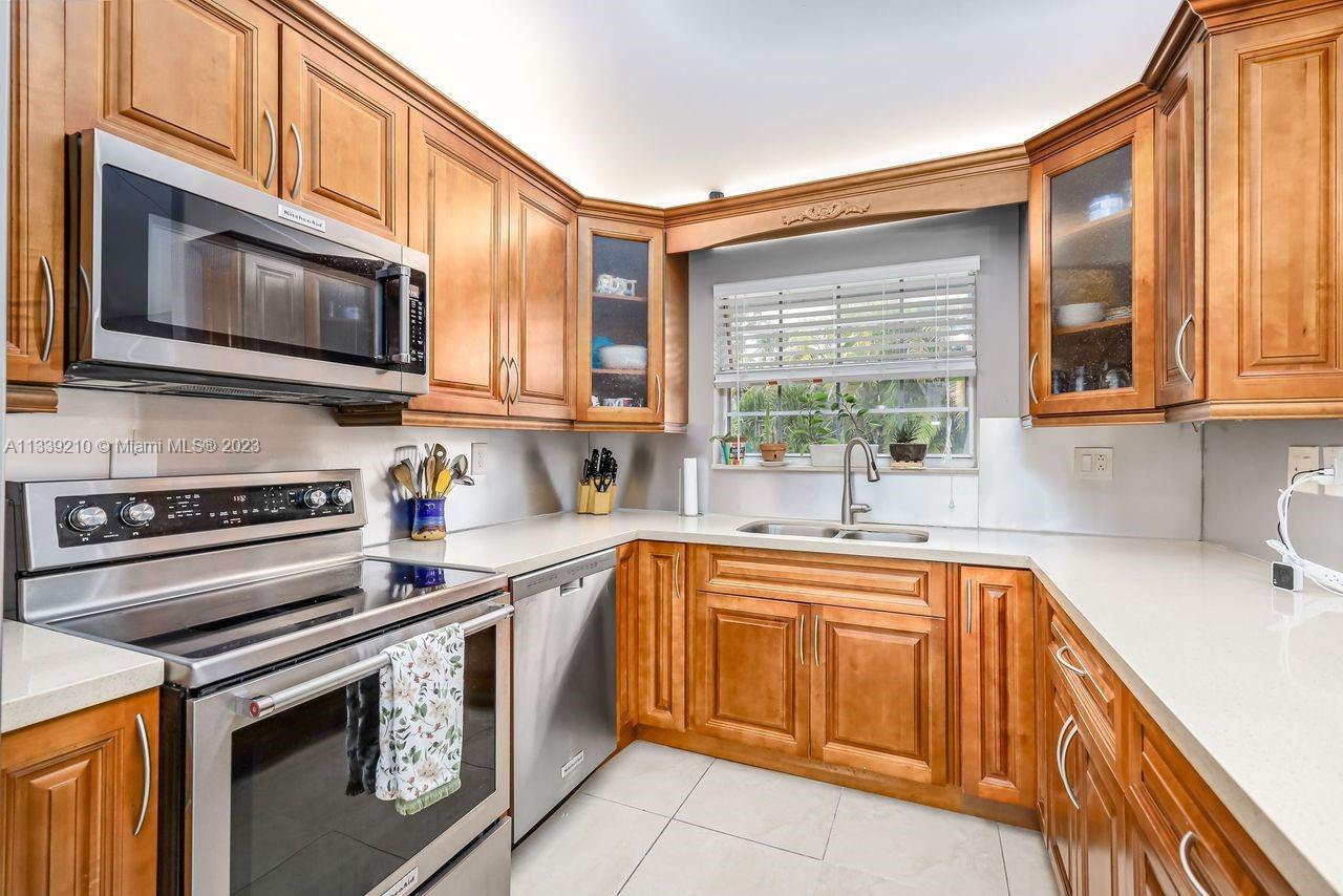 ROYAL GLEN - Residential