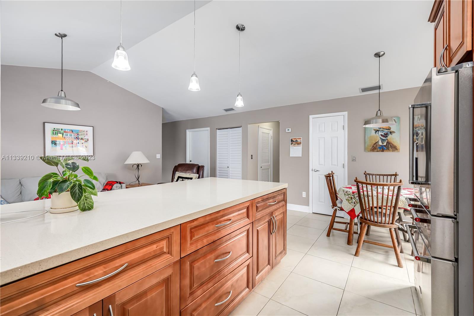 ROYAL GLEN - Residential