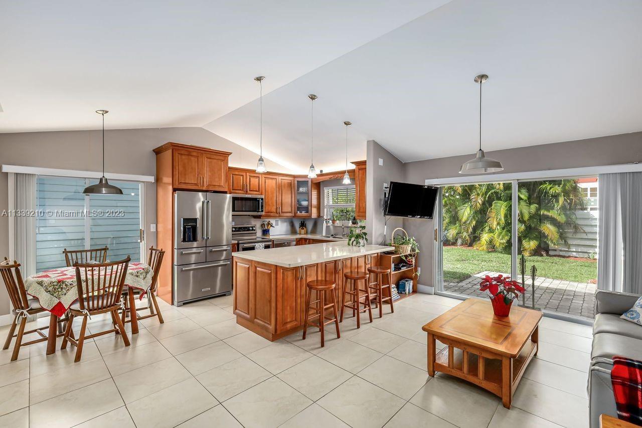 ROYAL GLEN - Residential