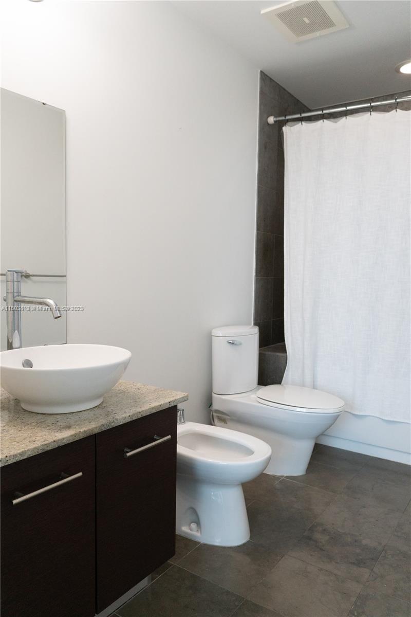 UPTOWN MARINA LOFTS CONDO - Residential Lease