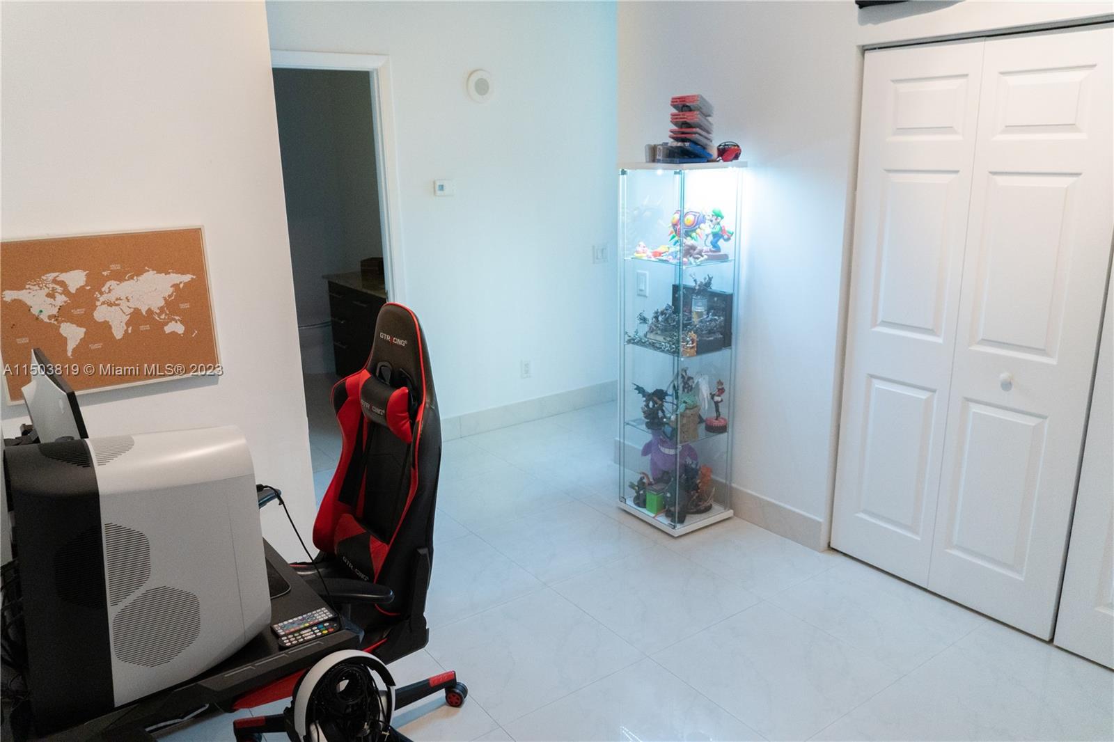 UPTOWN MARINA LOFTS CONDO - Residential Lease