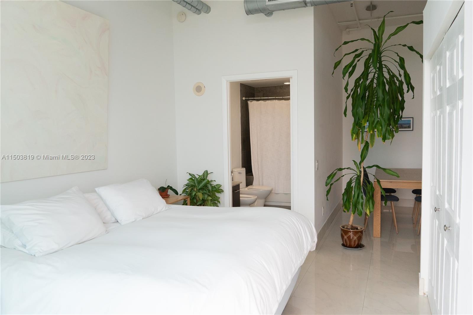 UPTOWN MARINA LOFTS CONDO - Residential Lease