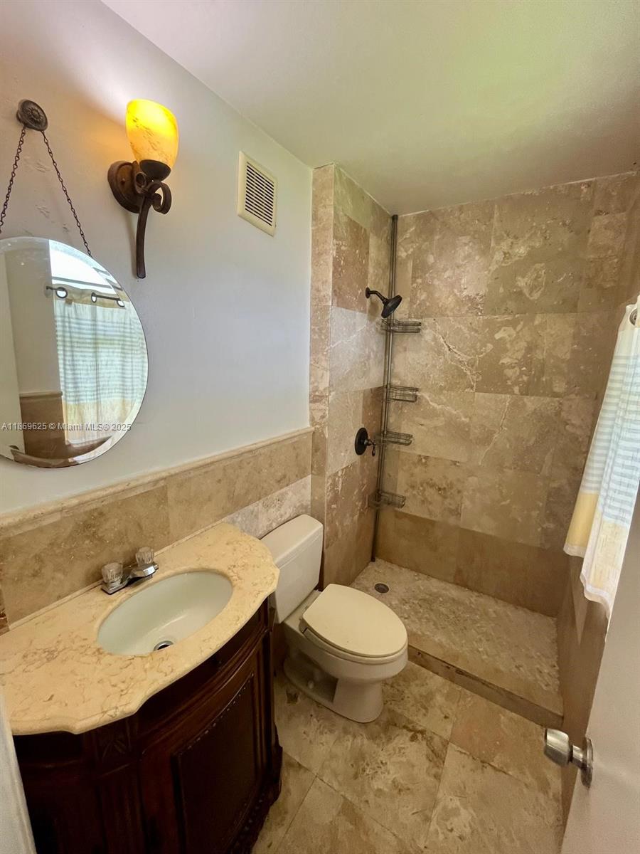 GREENTREE CONDO - Residential Lease