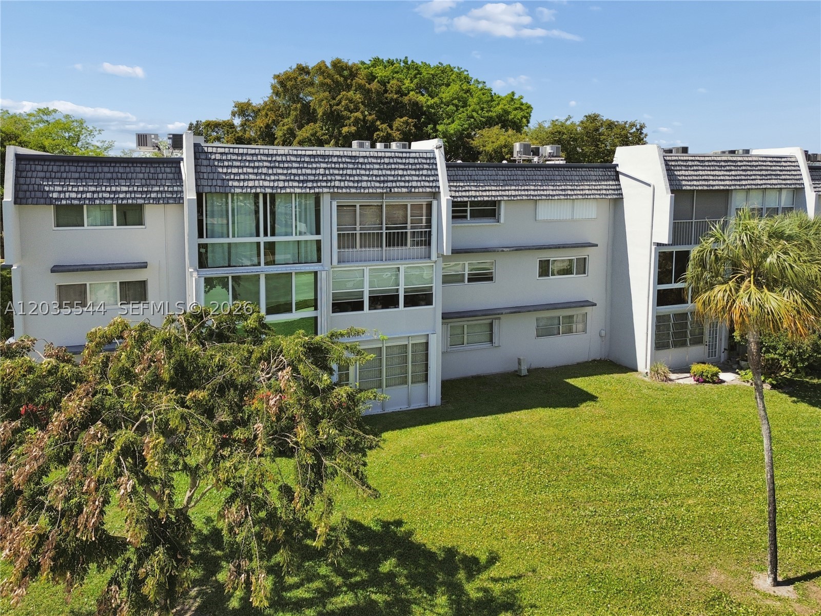 ORIOLE GOLF & TENNIS CLUB - Residential