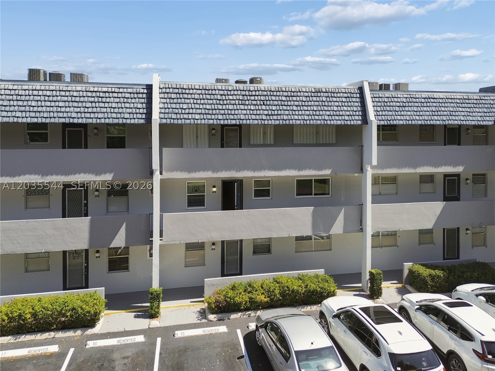 ORIOLE GOLF & TENNIS CLUB - Residential