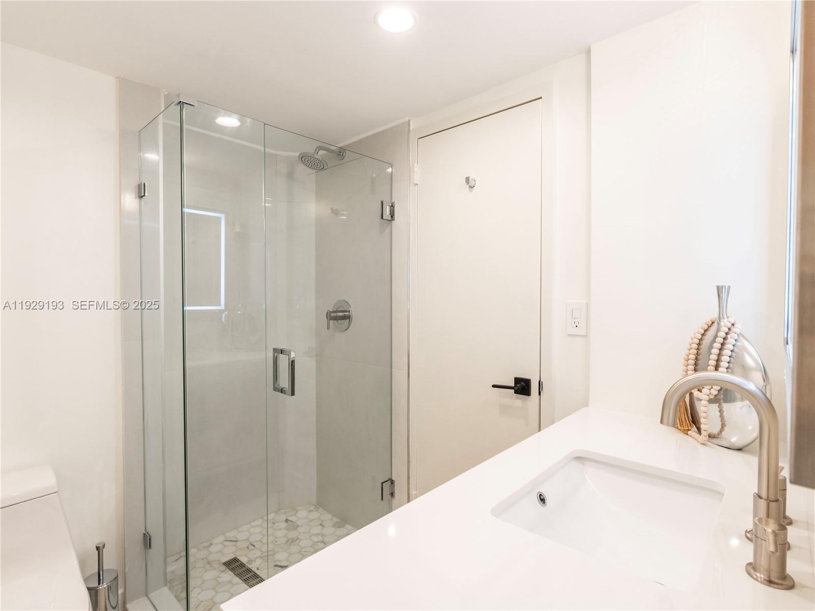 ARLEN BEACH CONDO - Residential Lease
