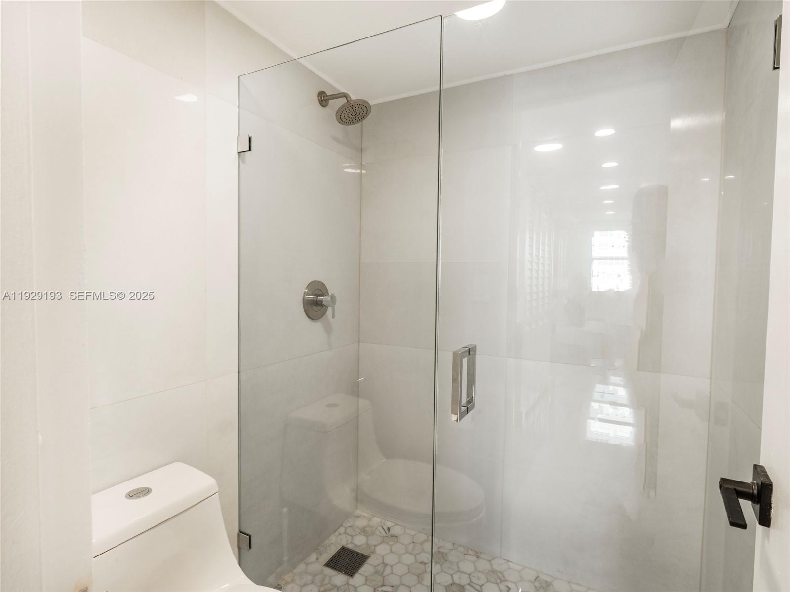 ARLEN BEACH CONDO - Residential Lease
