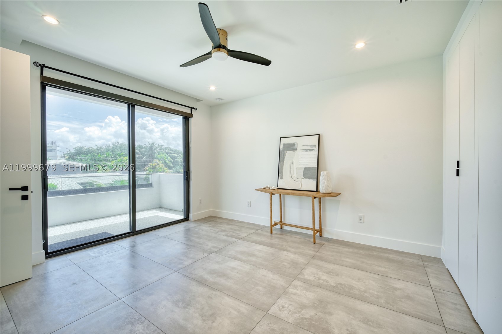 LAUDERDALE BEACH - Residential