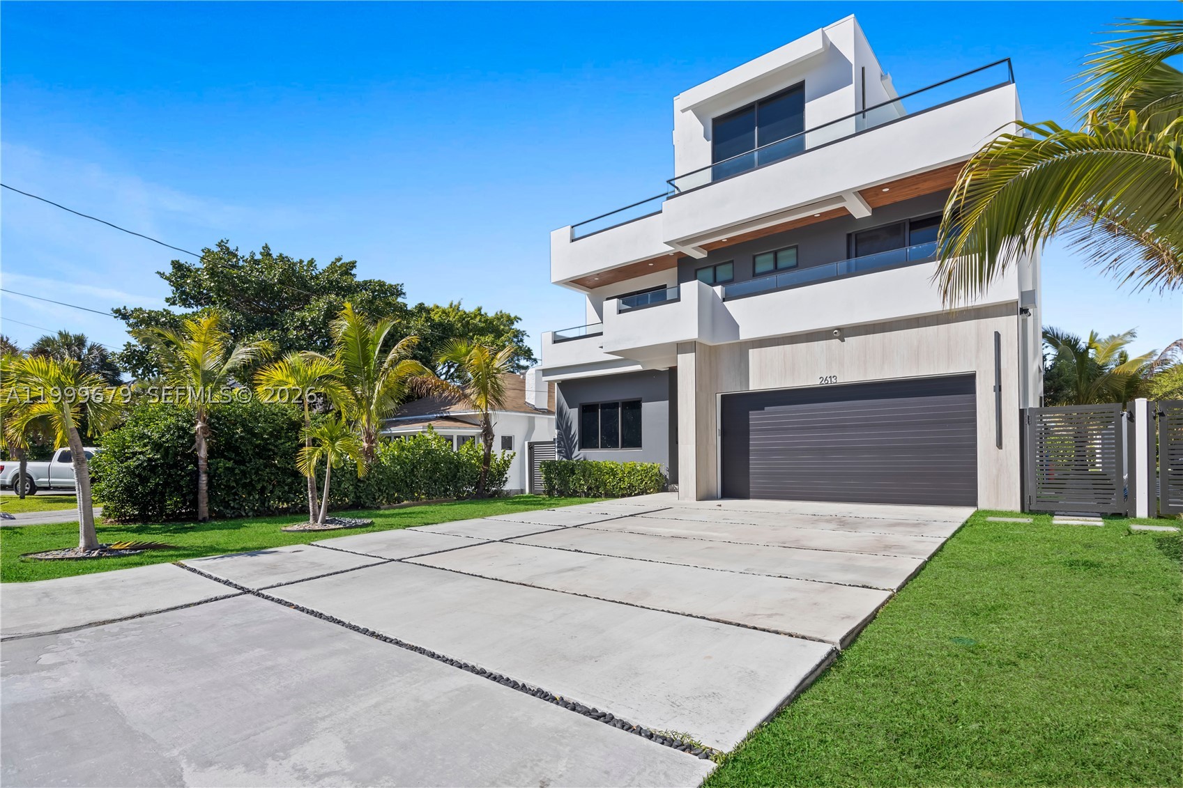 LAUDERDALE BEACH - Residential