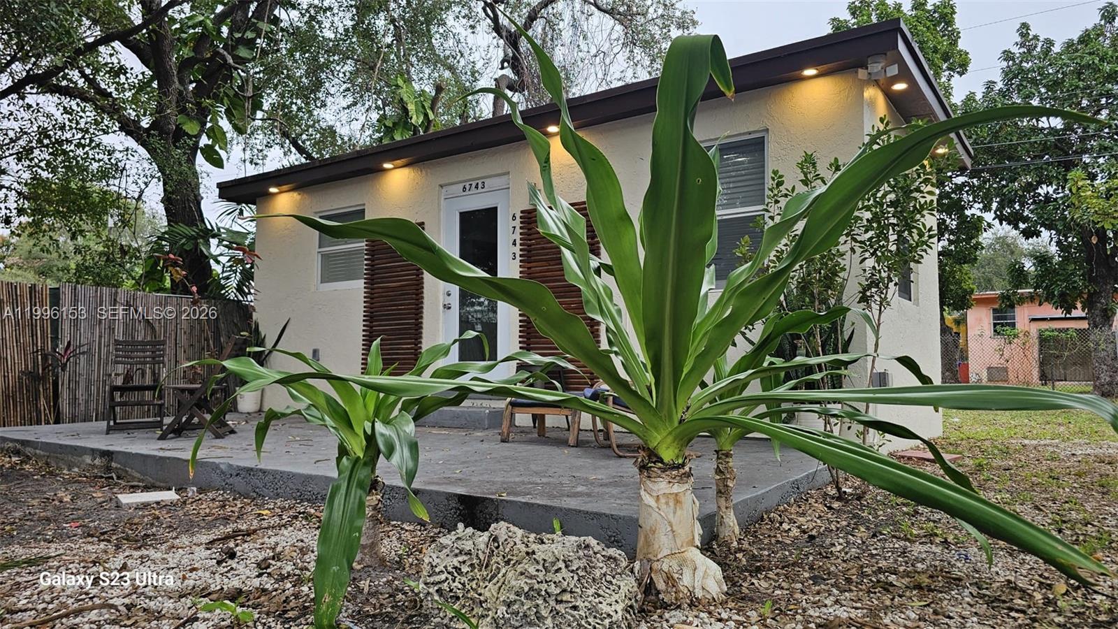 Excellent investment in an up and coming neighborhood.  New construction surrounding the home.  Very close to major highways.
Home is a very comfortable updated 3/1, within a very private, large lot.  Room for expansion. Buyer may continue lease or take over property giving 60 day notification to tenant.  Tenant has expressed interest in continuing the lease.