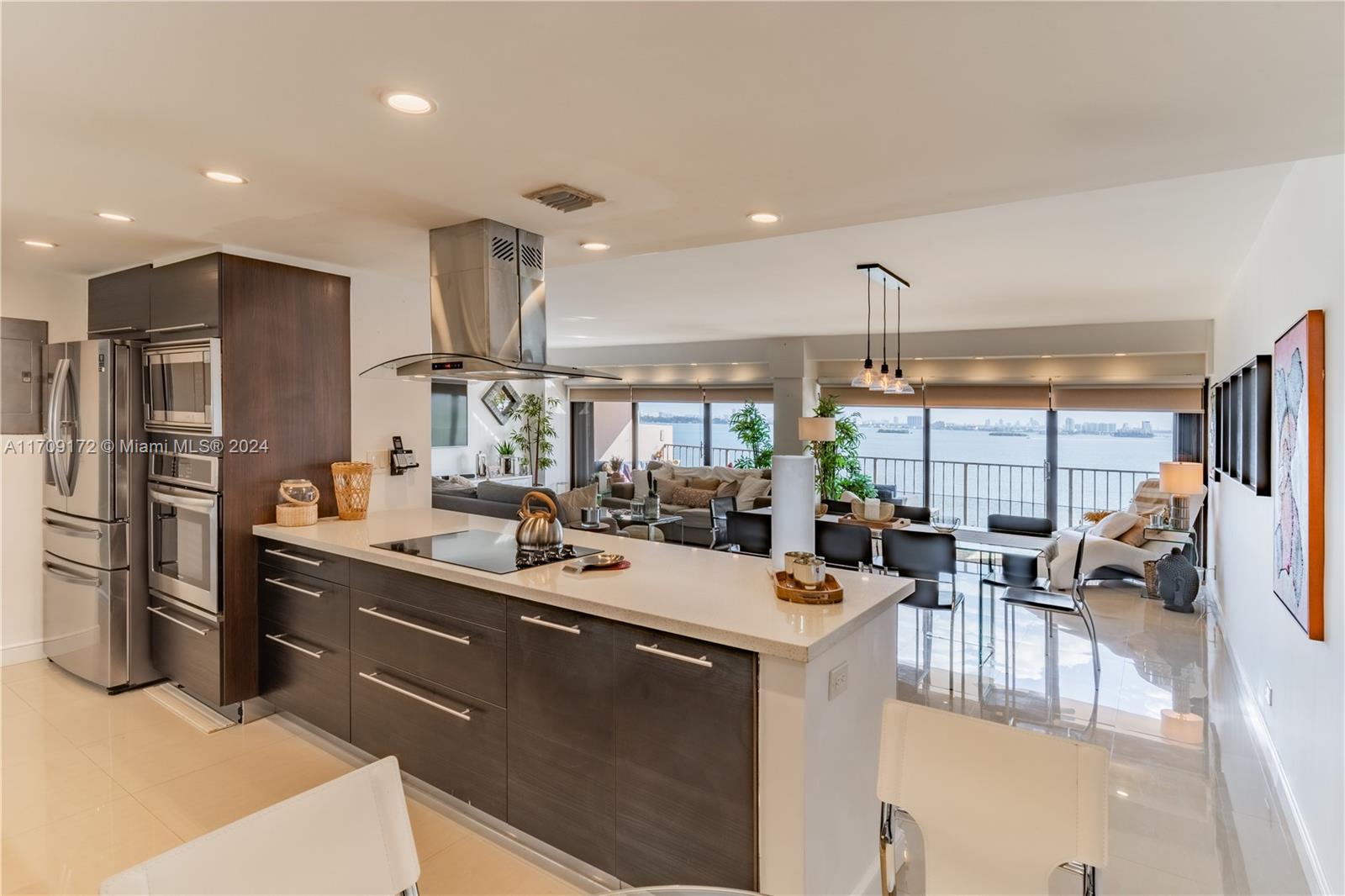 CRICKET CLUB CONDO - Residential