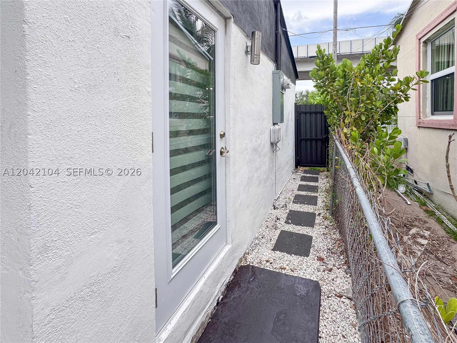 N MIAMI ESTATES - Residential