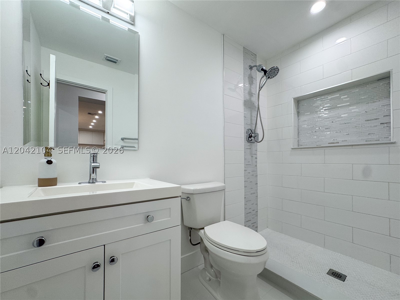N MIAMI ESTATES - Residential
