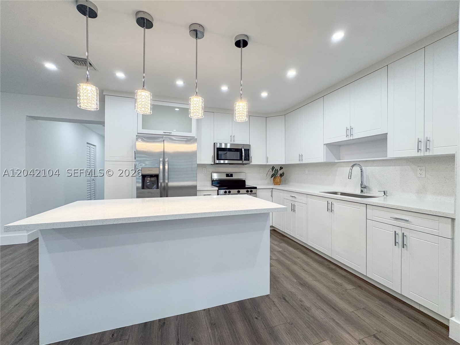 N MIAMI ESTATES - Residential