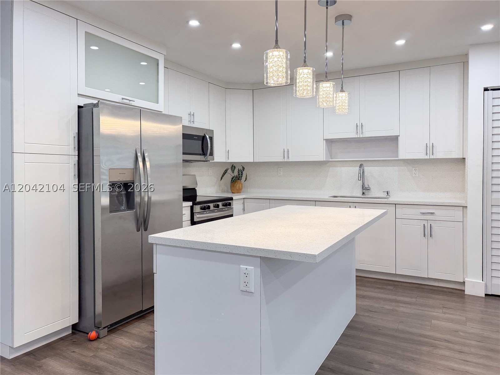 N MIAMI ESTATES - Residential