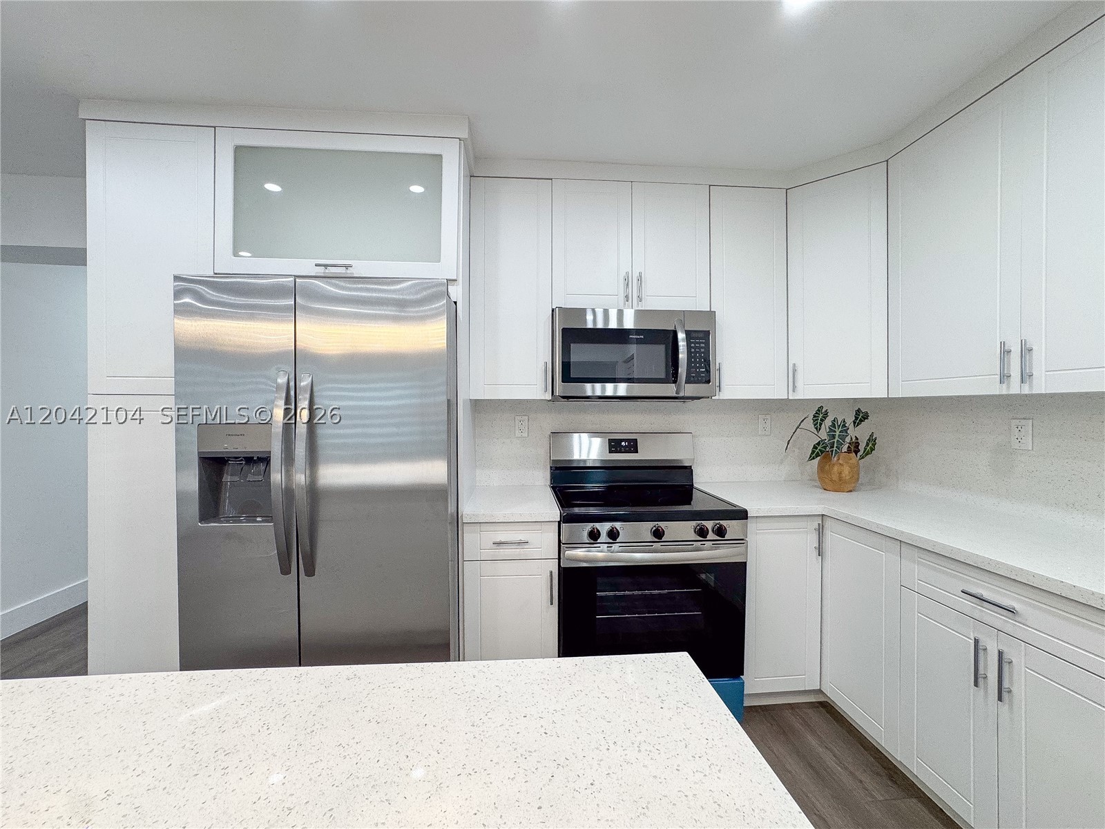 N MIAMI ESTATES - Residential