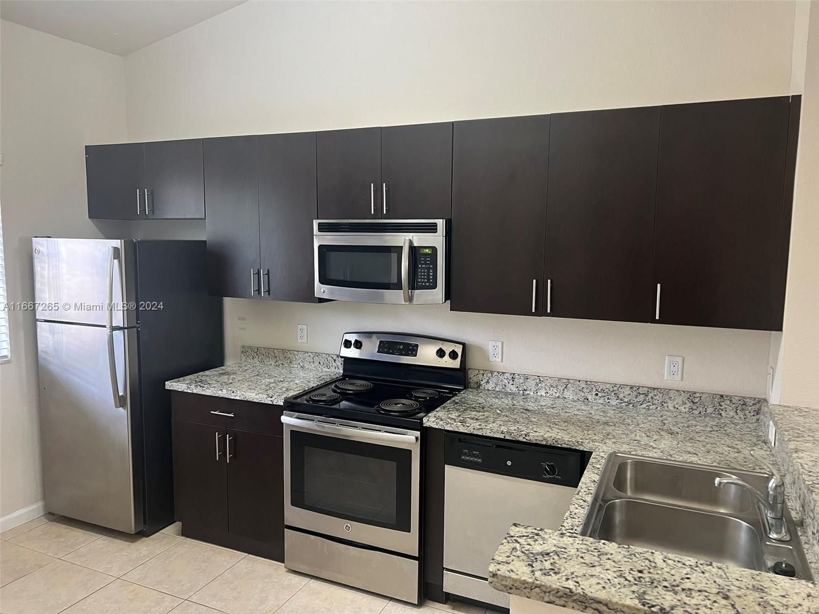 CHAMBERS LAND COMPANY SUB - Residential Lease