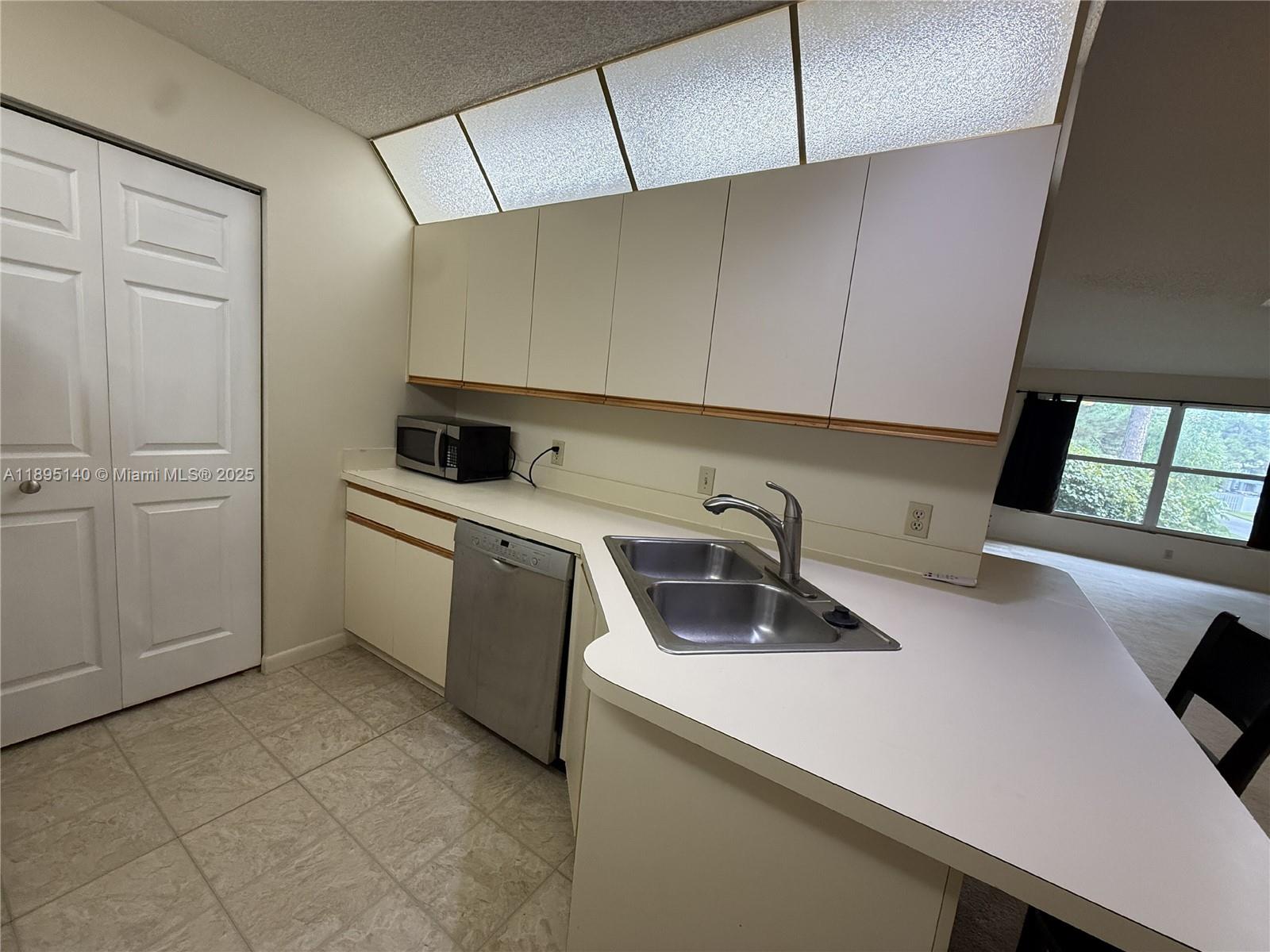PINECROFT CONDO - Residential Lease