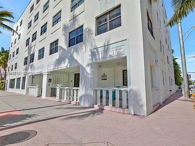 1390 OCEAN DRIVE CONDO - Residential Lease