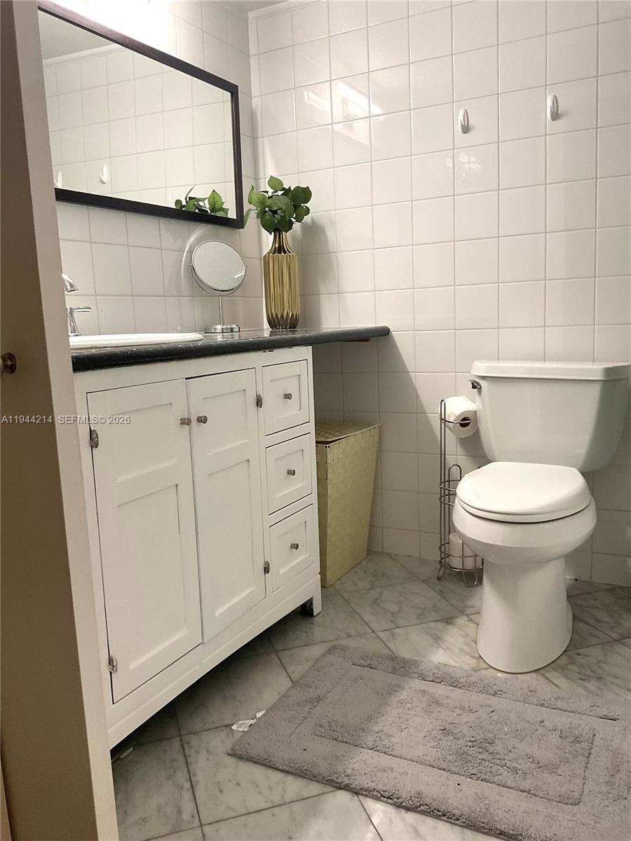 1390 OCEAN DRIVE CONDO - Residential Lease