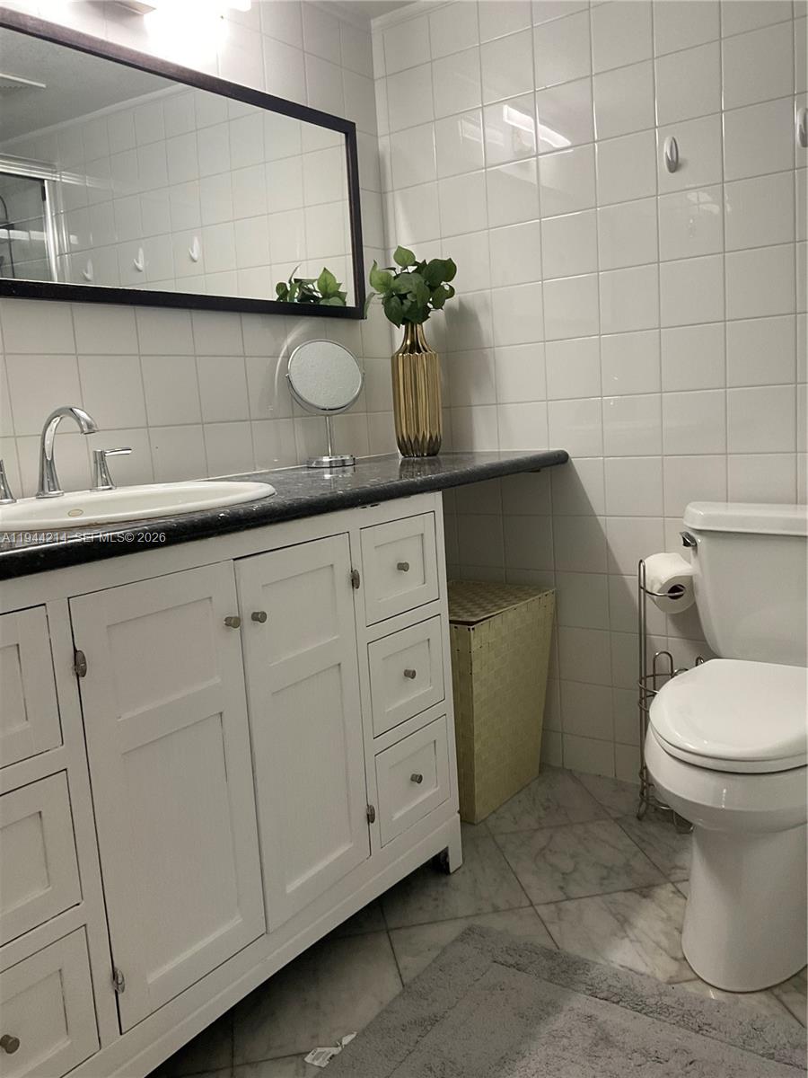 1390 OCEAN DRIVE CONDO - Residential Lease