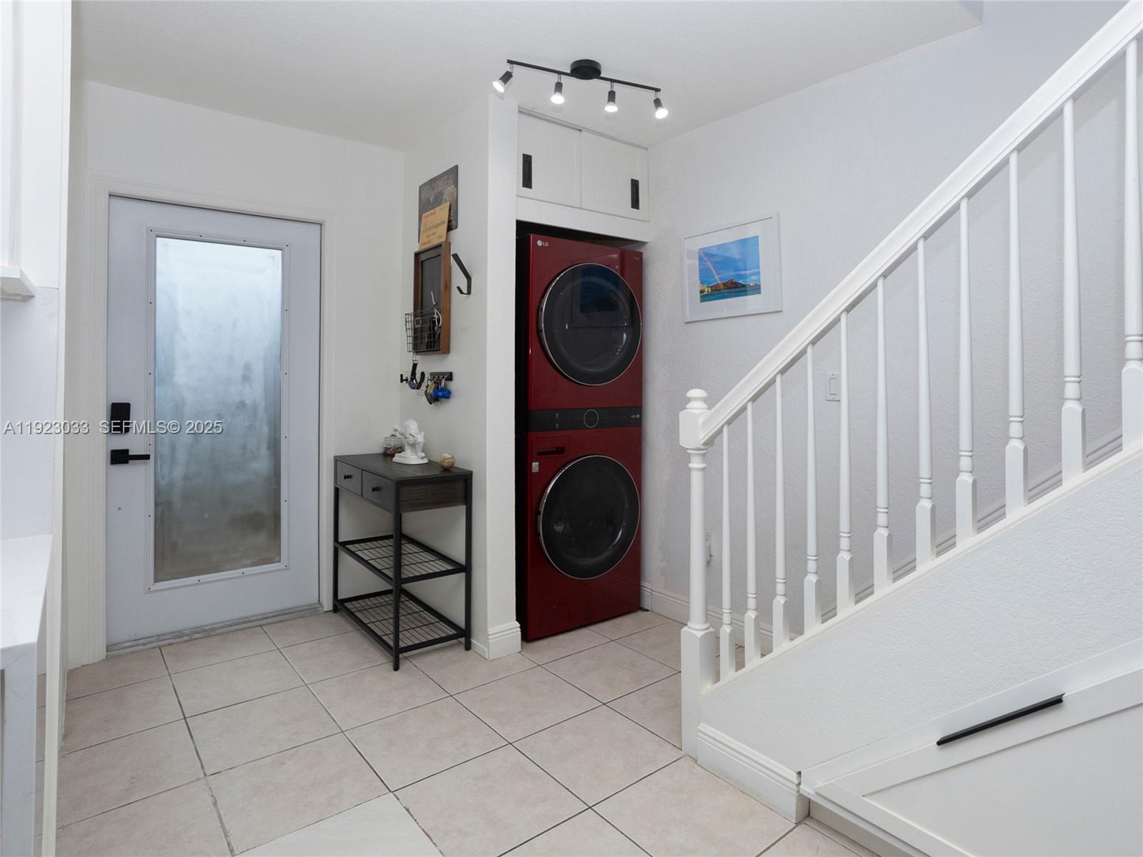 NEO VIEW CONDO - Residential