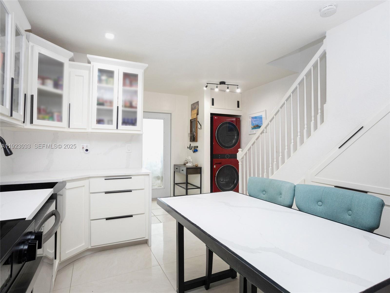 NEO VIEW CONDO - Residential