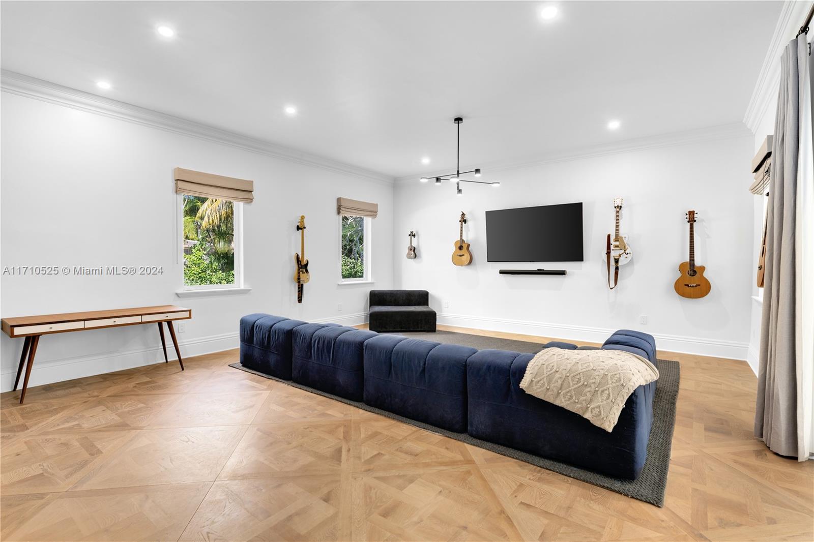 SOUTHERN GARDENS 1ST ADDN - Residential