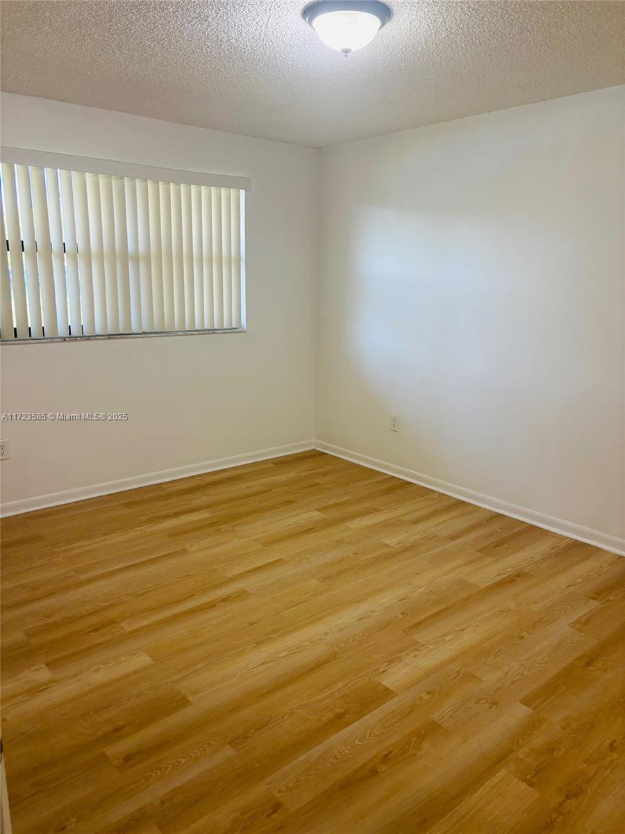 VILLAS DE VENEZIA CONDO - Residential Lease