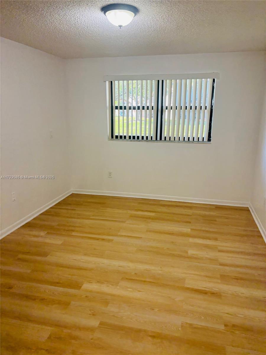 VILLAS DE VENEZIA CONDO - Residential Lease