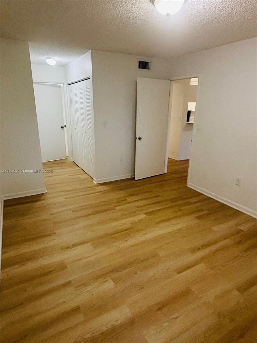 VILLAS DE VENEZIA CONDO - Residential Lease
