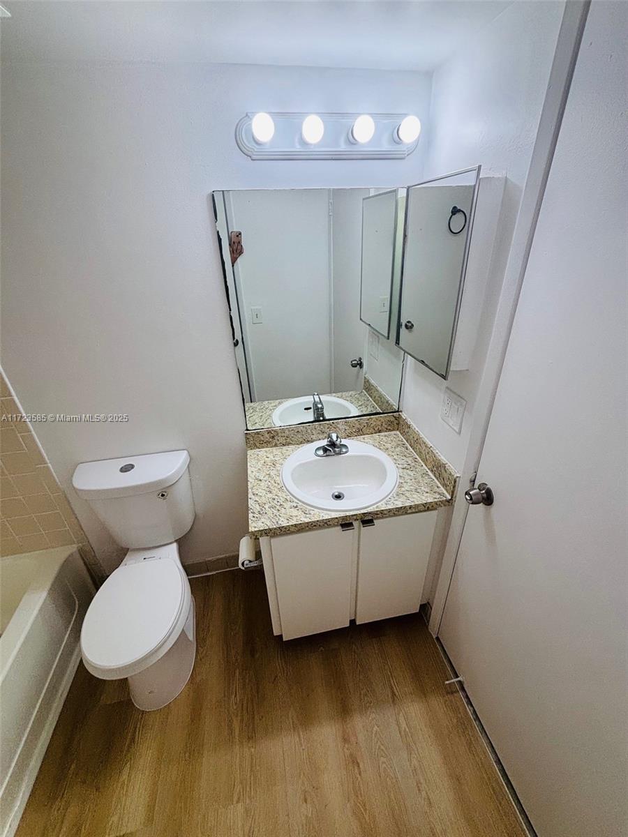 VILLAS DE VENEZIA CONDO - Residential Lease