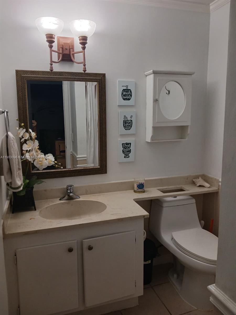 CENTRE COURT CONDO - Residential