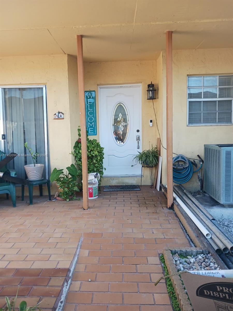 “Beautiful partially remodeled townhouse, move-in ready! Features 3 bedrooms plus a den, 3 closets in the master suite, and a private terrace off the main bedroom. Located in a small, quiet community in a prime area — close to shopping, dining, and excellent schools.”