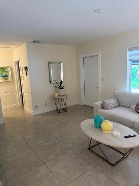 LAUDER GATE ISLES - Residential Lease