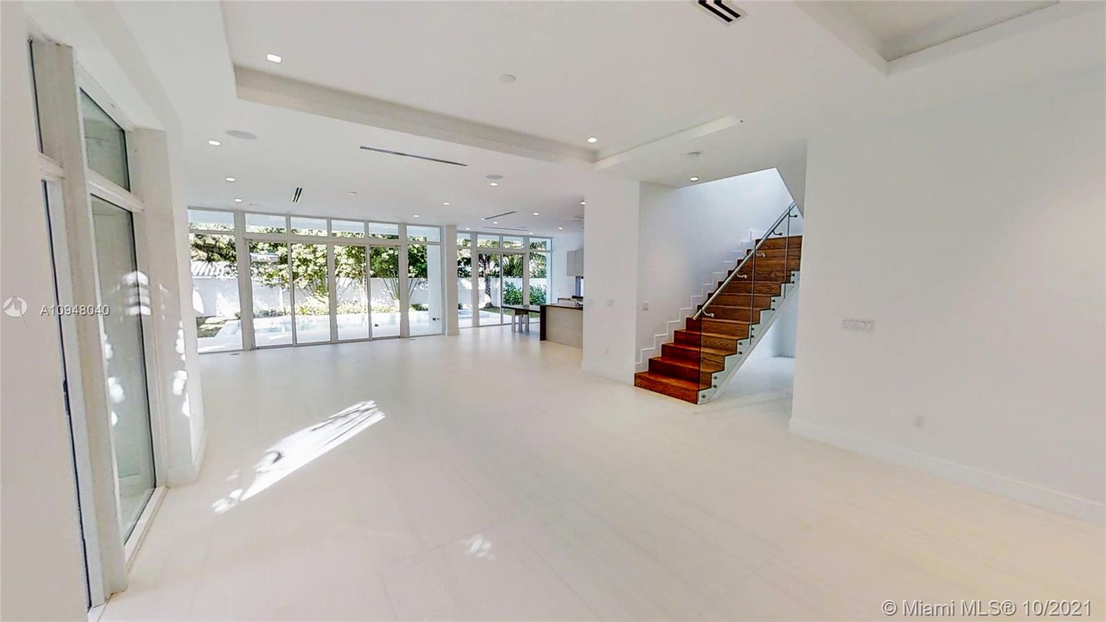 GOLDEN BEACH SEC C - Residential
